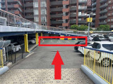 カーロッツ新大阪店までの経路ご案内です。176号線の大阪方面から京都方面に向かった経路です。トヨタの看板が見えますので信号を左折です。