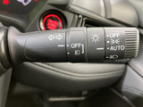 直感的な操作で安全な車線変更をサポート。視認性の高いウインカー灯で、周囲に状況を知らせます。