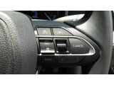 レーダークルーズコントロール(全車速追従機能付)付きです。車速に応じて追従支援してくれるので、ロングドライブも快適です。詳細は販売店スタッフまでおたずねください。