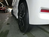 リヤタイヤの溝も十分に残っております。タイヤサイズは165/55R15となっております。