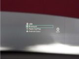 ◆HUD(ヘッドアップディスプレー)◆道路標識や、駆動力の配分状況なども表示します。少ない視線・焦点移動で必要な情報を読み取れます。