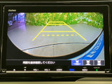 駐車時や後退時の安全をサポート。後方の状況をしっかり把握し、スムーズな運転をアシストします。