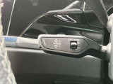 アダプティブクルーズコントロール装備 設定した速度で前方車両に追いつくと、安全な車間距離を自動で調整して前方車両を追従します。長距離ドライブでの疲労を軽減する大変重宝する機能です。