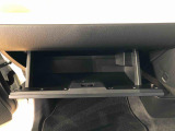 よく使うものが手を伸ばせばすぐ届く、機能面で充実した収納。