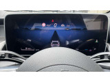 【コマンドシステム】センターのコントローラーとスイッチ類及び音声認識機能により、ナビゲーションやオーディオ&ビジュアル、車両設定等を安全に操作できます。また高精度ディスプレイを採用しています。