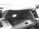★インパネアッパーボックス★ダッシュボードには豊富な収納BOXがあります!ほしい場所にちょうど良い収納を備えています!