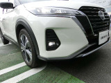 前後バンパーにはコーナーセンサーも付いてます♪障害物に近づくと音でも知らせてくれます♪