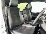 高いホールド性で運転姿勢が安定します。長距離ドライブでも疲れにくいのが魅力です。快適なドライビングライフをお送りください♪