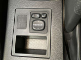 電動格納式ドアミラー操作スイッチです。