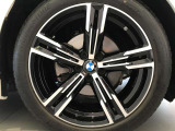 アウトバーンでの走行を見据えたBMWのブレーキシステムはもしもの時にもいち早くマシンを停止してくれます。