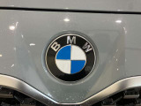 どっしりとしたバンパー下部のデザインはBMWの高級感を際立たせると共にスポーティーさを演出しております。