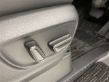 パワーシート搭載。微妙な調整が手軽にでき、ピッタリのポジションで運転することが可能です。