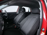 クオリティの高いシートを採用するのは、Audiのクルマづくりの哲学のひとつです。特に座り心地が重要です。体の大きなドイツ人が座っても頑丈な耐久性があります。。しかも肌触りも良く高級家具のようです。