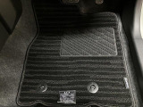 全車認定中古車です。当店は泉佐野市にございます。貝塚市・熊取町・田尻町・泉南市・阪南市・岬町の泉州地域のお客様、大阪府内や他府県のお客様もお待ちしています。お気軽にご連絡ください。