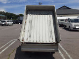 荷台 ダンプ部 最上昇時 後方あおりを下げた状態
