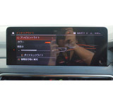 クルマの頭脳ともいえる、管理システム、iDrive。ナビだけではなく、オーディオ操作や車両情報の表示などをコントロールできます。便利さと安全性の向上にも繋がっています。
