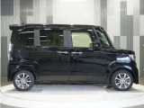 認定中古車では、厳しいHonda認定基準をクリアした厳選されたHonda認定中古車のみ、取り扱っております。「ご購入前の安心」「納車後の信頼」を車両と一緒に提供しております。