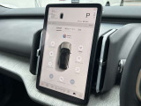 各種ドライビング機能の設定、ネットワーク接続をセンターパネルより行うことが可能です。