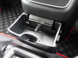 ドリンクホルダー★すぐ手が届く位置にドリンクホルダーを装備しています。運転中の水分補給もご安心です♪