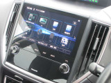 【カーナビ】大画面で見やすいカーナビを搭載。車体デザインに馴染む一体感のある仕上がりで、視認性・操作性ともに優れ、安心して運転できます。