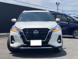 正面◆LEDヘッドライト☆フォグランプ付き☆ハロゲンランプの約2倍の光量で明るく遠くを照らし、夜間走行時の視認性を高めます!さらに、長寿命や省電力、スタイリッシュな印象も際立たせます。