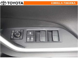 電動格納ミラーは、スイッチで簡単操作!狭いスペースでの取り回しや駐車時に大変重宝します。