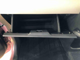 よく使うものが手を伸ばせばすぐ届く、機能面で充実した収納。