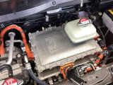 ボンネット内は電気自動車を走行させるためのパワートレインがあります。もちろんきれいにクリーニング済です