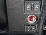 運転席からスイッチ1つでスライドドアを操作でき、荷物を持った方やお子様お年寄りの乗降りがとても楽になります♪