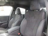 車内での喫煙歴も無く綺麗な状態をキープしております。