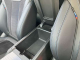 BMWを熟知したメカニックによる100項目の点検・整備を行います。不具合箇所、交換時期に達している部品に関しましては、全て当社負担で交換してからのご納車となります。