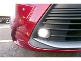 LEDフォグランプ付き。悪天候時にヘッドランプの明かりを補助。優れた安全性の確保に寄与します。
