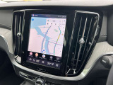 ボルボGoogleナビ。車が単独でネットにつながっている為、便利です。目的地の設定・曲の選曲・エアコンの温度設定等おおよその事は音声で話しかけるだけです。