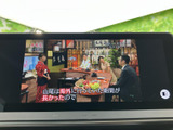 停車時にテレビ視聴が可能。ニュースやエンターテイメントを楽しみたい時に、ちょっとした休憩時間に最適です。