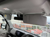 日中の日差しや路面の照り返しがまぶしくて運転しにくいときに役立つサイド兼用サンバイザー(^^♪