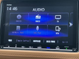 多彩なメディアに対応し、お好みの音楽を快適に楽しめます。ラジオ、CD、USBなど、様々なソースから音楽を楽しめます。