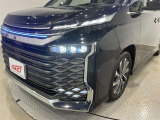 LEDヘッドライトです。デザイン性がよくとても明るいので、夜間の走行や悪天候でも安心です。しかも長寿命!