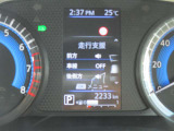 車両の各種設定はステアリングスイッチで目線をそらさず操作できます。