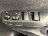 パワーウインドウスイッチ、いたずら防止・挟みこみ防止に、ウインドウロックスイッチを使用ください。便利な電動可倒式ミラースイッチ、集中ドアロックスイッチ