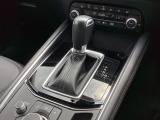 アクセルペダルを踏み込む量や速さに応じて変速パターンをし、人馬一体の運転感覚を発揮してくれる6速オートマ!