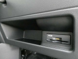 ここに ETC付いております。高速道路の料金所もスイスイ♪ ETCカードの申し込みは日産カードがおすすめ!!!「安心」「おトク」「便利」で皆さまのカーライフをサポートする特典満載のカードです。