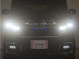 LEDヘッドライト(オートハイビーム機能付)が搭載されており、遠くまで明るく均一に照らし、高速道路等での安心感が向上しております。