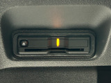 ETCカードを差し込めば、高速道路の料金所で停止しなくても通過可能!お支払いはクレジットカードから引落しになるので、管理も楽になりますね。