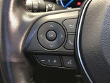 【ステアリングスイッチ】左です。ハンドルから手を離さず、運転に集中したまま手元でオーディオ操作等ができます。