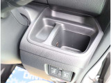 弊社でお車をご購入頂いたお客様は、一部車種を除いて【オイル交換永久無料】となっております。※詳細はスタッフまでお問合せ下さい。