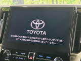 【10.5インチナビ】高級感とインパクトのある大画面ナビを装備。各種オーディオ操作はもちろん、スマホ連携もできる利便性の高いナビです♪