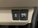 機能制御用のスイッチはステアリング右奥に集約されておりますので、運転の邪魔になりません!