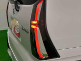 精悍なカスタム専用デザインのLEDリヤコンビネーションランプ(LEDストップランプ)で省電力・長寿命化を実現。