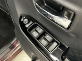 電動格納式ドアミラー!全席パワーウインドウ!運転席にはオート機能付!