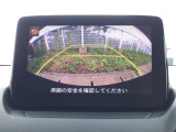 バックモニター付きで、車庫入れやバック時の後方確認をサポート。